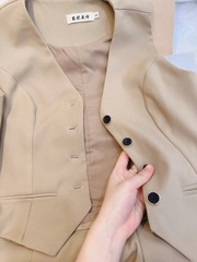 Set869-Set áo gile nâu sát nách phối quần váy vải chéo thái mềm mại