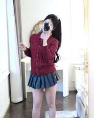 A437- Áo len cadigan vặn thừng đỏ mận thêu ngực hàng nhà máy chuẩn