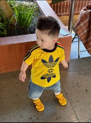 BT855-Bộ áo thun cộc vàng phối quần short jean cho bé 9-26kg