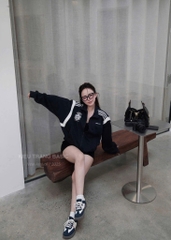 A439- Áo khóc nỉ hai da màu than thân thêu huy hiệu