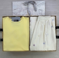 SET1019 -Set áo thun vàng phối quần đũi thêu hoa