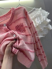 A426- Áo len dệt kim dài tay kẻ trắng hồng