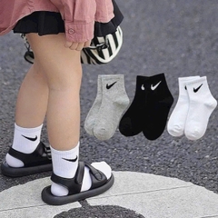 TAT01-Set 10 đôi tất NAI PHẨY trẻ em mix màu cao cổ