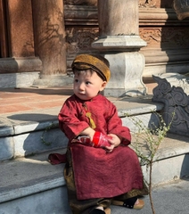 Bt825- Bộ áo dài đũi đỏ xước- nâu  bé trai kèm vấn đầu