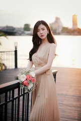 Đầm lụa ly chân màu NUDE