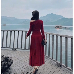 DAM130- 🏈Đầm đỏ lệch vai dài tay dáng xoè  chất tăm co giãn dài 120cm