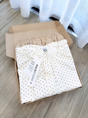 SET927-Set áo voan màu be chấm bi mix quần short kaki