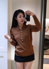 A432- Áo len dài tay cổ tròn túi ngực màu nâu tây