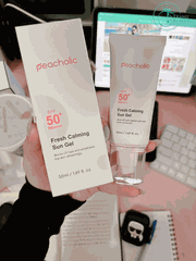 Kem Chống Nắng Nâng Tone Kiềm Dầu Peacholic Fresh Calming Sun Gel SPF 50+ PA++++(mẫu mới)
