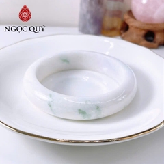Vòng cẩm thạch A - Ngọc phỉ thúy type A bản hẹ - tròn bạch ngọc điểm bông xanh ni 53-55 mm LM148 - Ngoc Quý