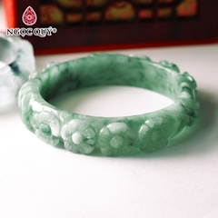 Vòng tay nguyên khối đá cẩm thạch phỉ thúy khắc hoa văn