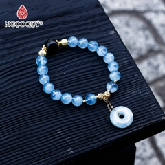 Vòng hải lam ngọc aquamarine phối đồng điếu charm bạc mạ vàng