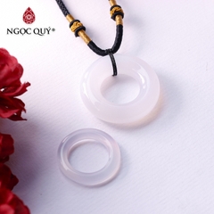 Mặt dây chuyền hình vòng tròn đá mã não trắng