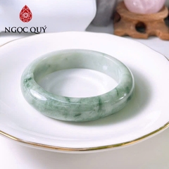 Vòng cẩm thạch A Myanmar - Ngọc phỉ thúy type A bản hẹ tròn xanh táo hoa bay ni 54 LM151 - Ngoc Quý