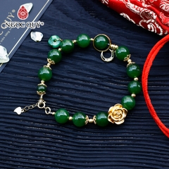 Vòng ngọc bích phối charm hoa bạc mạ vàng