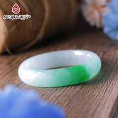 Vòng tay nguyên khối đá cẩm thạch phỉ thúy