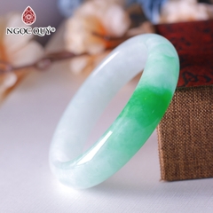 Vòng tay nguyên khối đá cẩm thạch phỉ thúy