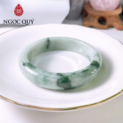 Vòng cẩm thạch A Myanmar - Ngọc phỉ thúy type A bản hẹ tròn xanh táo hoa bay ni 54 LM151 - Ngoc Quý