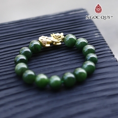 Vòng tay đá Ngọc bích tự nhiên phối charm - Mẫu VC0400 - Ngọc Quý