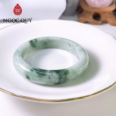 Vòng cẩm thạch A Myanmar - Ngọc phỉ thúy type A bản hẹ tròn xanh táo hoa bay ni 54 LM151 - Ngoc Quý
