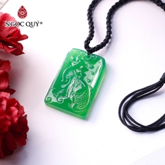 Mặt dây chuyền thẻ khắc cá chép đá mã não xanh