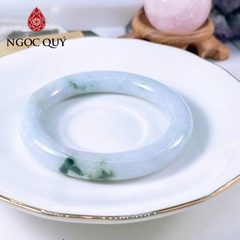 Vòng cẩm thạch A Ngọc Quý - Ngọc phỉ thúy type A bản bản tròn hoa bay ni 53 - 57 mm LM158