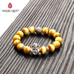 Vòng thạch anh mắt hổ vàng tâm AAA 12mm phối charm thần tài