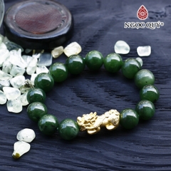 Vòng tay đá Ngọc bích tự nhiên phối charm - Mẫu VC0400 - Ngọc Quý