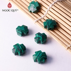 Chữ thập đá thiên nhiên xỏ ngang làm vòng tay, mặt dây chuyền