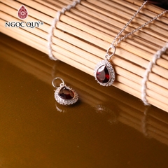 Mặt dây chuyền bạc đính đá Garnet hình giọt nước