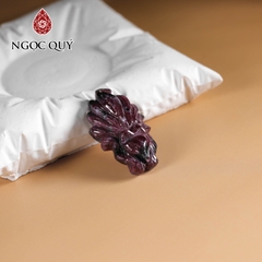 Mặt dây chuyền hồ ly đá ruby Nam Phi