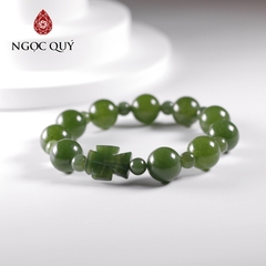 Vòng mân côi đá ngọc bích hạt 12mm