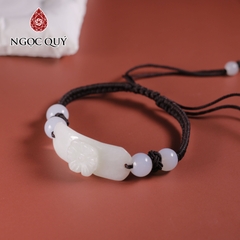 Vòng thắt dây cẩm thạch khắc hoa