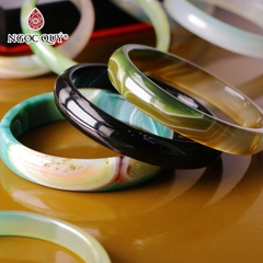 Vòng tay nguyên khối đá mã não Ni56 Bản 10mm