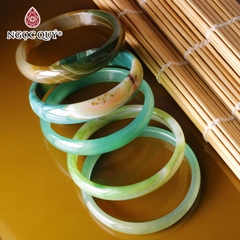 Vòng tay nguyên khối đá mã não Ni56 Bản 10mm