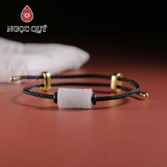 Vòng tay dây thép lu thống đá cẩm thạch trắng type A khắc kim tiền 9x15mm