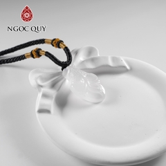 Mặt dây chuyền cá chép đá mã não trắng