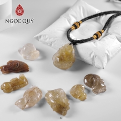 Mặt dây chuyền hồ ly đá thạch anh tóc vàng