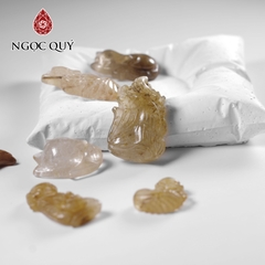 Mặt dây chuyền hồ ly đá thạch anh tóc vàng