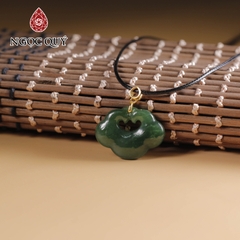 Mặt dây chuyền khóa như ý đá ngọc bích nephrite