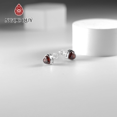 Bông tai mẫu trái tim đính đá garnet đỏ