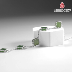 Lắc bạc cỏ 4 lá đá ngọc bích 8x8mm