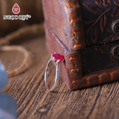 Nhẫn bạc đá Ruby