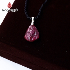 Mặt dây chuyền nữ hoàng hồ ly chúa 9 đuôi ruby nam phi