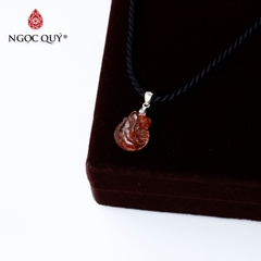 Mặt dây chuyền hồ ly đá thạch anh tóc đỏ 12x14mm