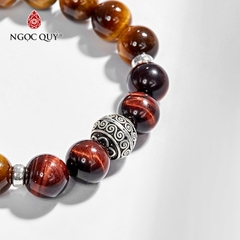 Vòng tay phong thủy đá mắt hổ vàng nâu phối charm tròn bạc