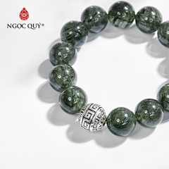 Vòng tay phong thủy đá thạch anh tóc xanh phối charm bạc hạt 14mm