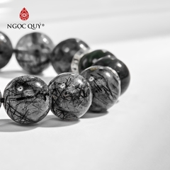 Vòng tay phong thủy đá thạch anh tóc xanh phối charm lục tự hạt 12mm