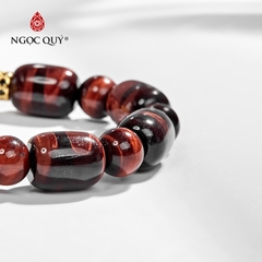 Vòng tay phong thủy đá mắt hổ nâu đỏ phối charm tỳ hưu bạc mạ vàng