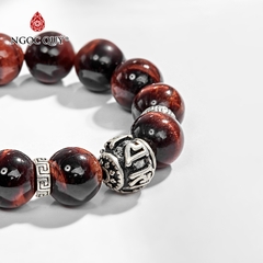 Vòng tay phong thủy đá mắt hổ nâu đỏ phối charm lục tự bạc